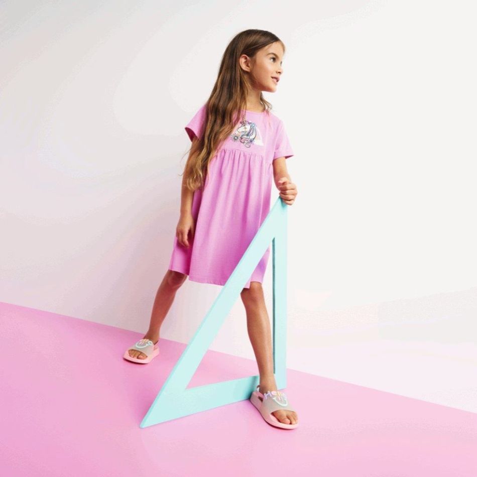 SARBATORESTE PASTELE IN HAINE NOI