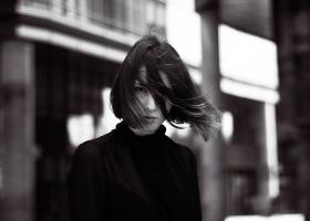 Femeia care se iubește pe ea însăși devine cea mai mare frică a unui bărbat slab