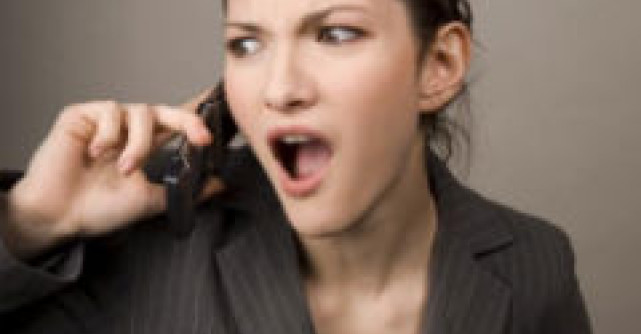 OMS: Telefoanele mobile pot cauza cancer!