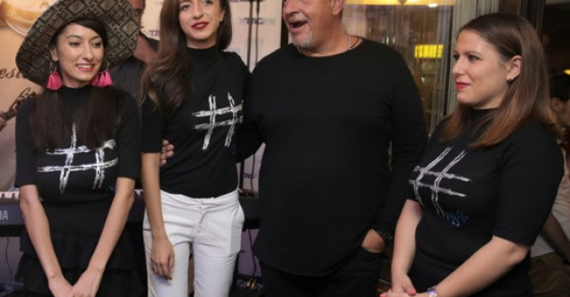 Proconsul si-a facut incalzirea pentru Sala Palatului in fata intregii industrii muzicale, de publicitate si de media