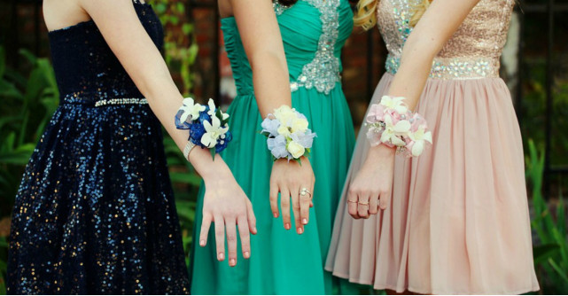 Cele mai frumoase rochii pentru balul de absolvire: modele spectaculoase