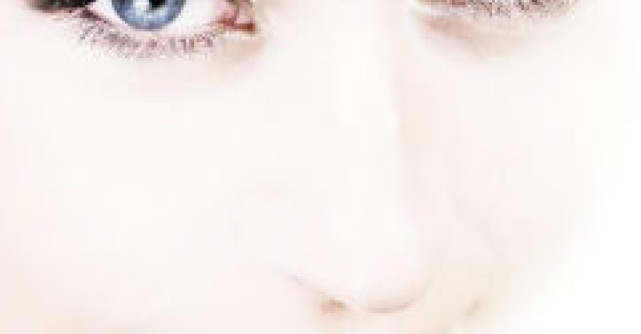 11 Tratamente naturiste pentru estomparea cearcanelor