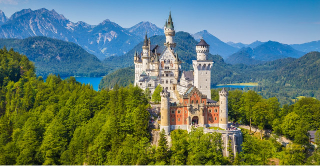 Iesite din pagini de basm: Cele mai fascinante 16 castele din lume 