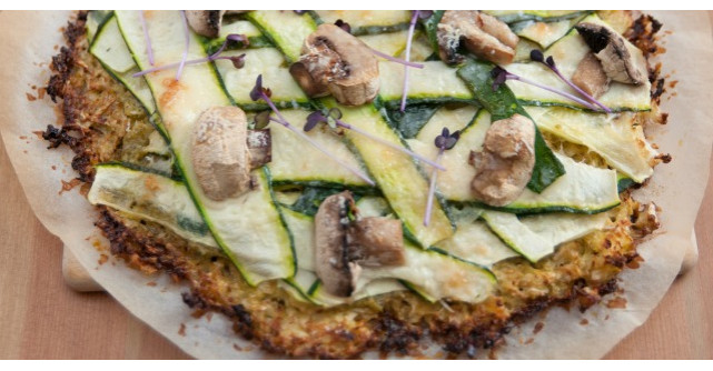 Pizza cu blat de conopida