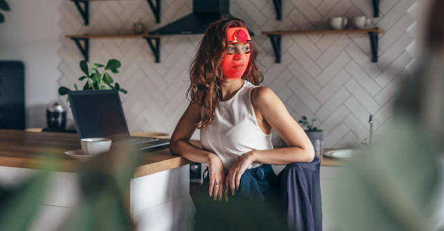 FOREO PREZINTĂ NOUL FAQ™ 201  EROUL COLECȚIEI ANTI - ÎMBĂTRÂNIRE FAQ™ Swiss