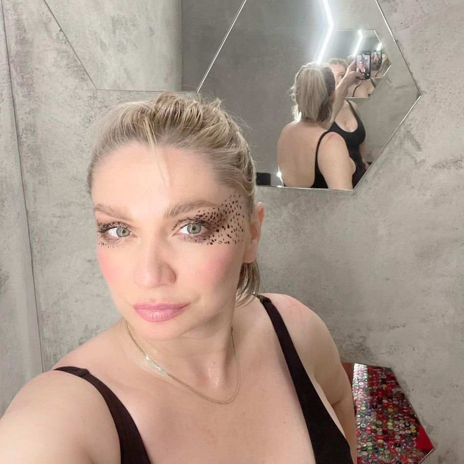 Cristina Cioran, dublă bucurie! Prima ședință foto cu fiul său Max și revenirea spectaculoasă pe TV