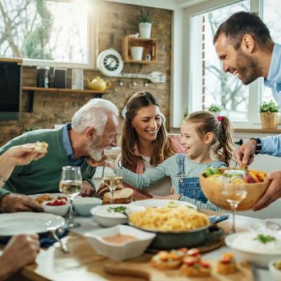 Cum organizezi o cină în familie pentru a petrece mai mult timp cu cei dragi