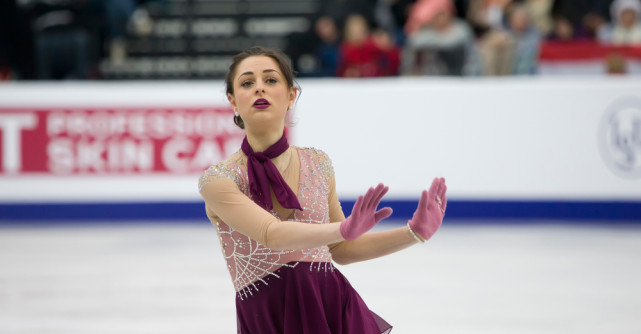 Julia Sauter, acuzată că nu știe română, deși a purtat drapelul României. Cine îi sare în apărare