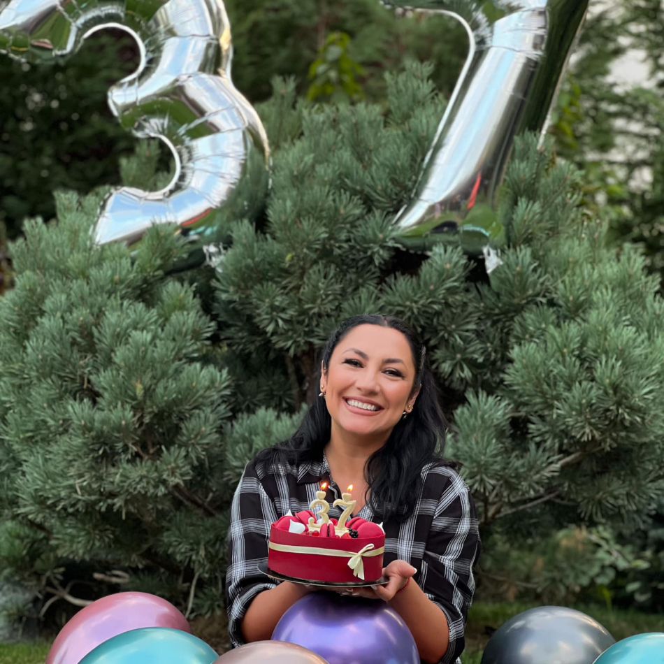 Andra, dublă petrecere în familie! Vezi cum a sărbătorit artista ziua sa de naștere, dar și 15 ani de la căsătorie