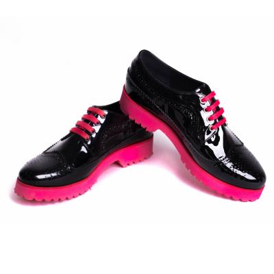 Pantofi Oxford cu detalii incantatoare pentru zile vesele