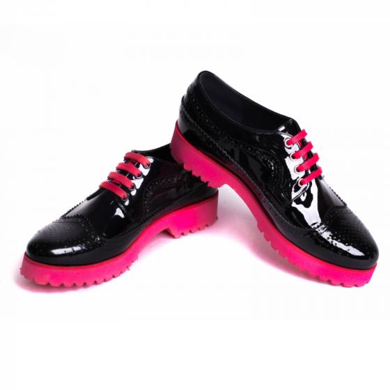 Pantofi Oxford cu detalii incantatoare pentru zile vesele