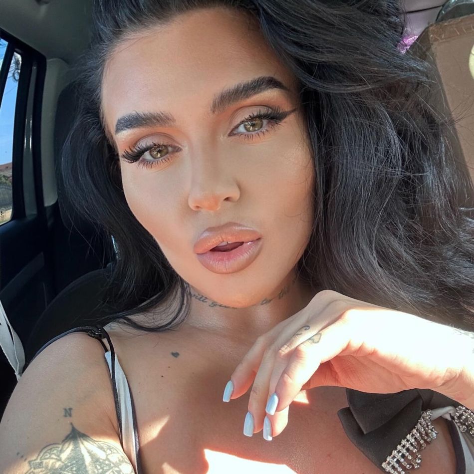 Oana Radu, moment inedit pe scenă: Sărut pasional cu un bărbat misterios în fața fanilor: Și eu sunt foarte îndrăgostită de tine