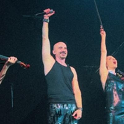 Voltaj a sărbătorit 25 de ani alături de 4000 de fani cu un concert epic la Sala Palatului