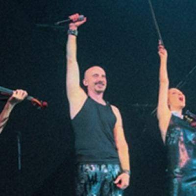 Voltaj a sărbătorit 25 de ani alături de 4000 de fani cu un concert epic la Sala Palatului