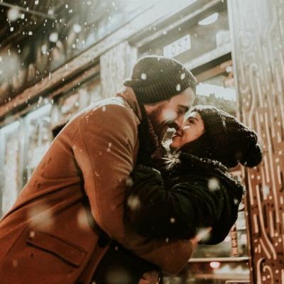 Te indragostesti repede? Fa aceste 6 lucruri la inceput de relatie