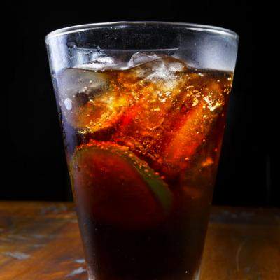 VIDEO: Un pahar de COLA contine 44 pliculete de ZAHAR