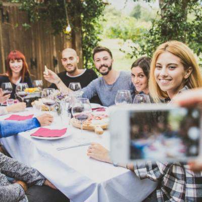 Greseli de eticheta pe care nici nu stii ca le faci & cum sa le corectezi