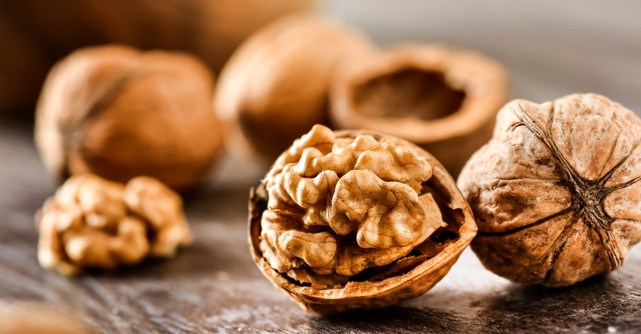 Cate calorii au nucile? Indicatii si contraindicatii in consum