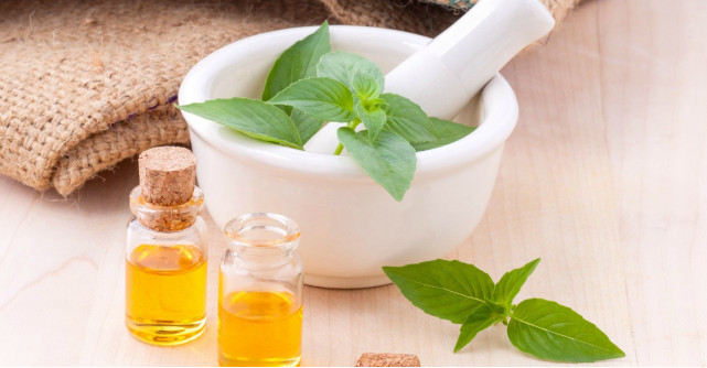 6 uleiuri vegetale pentru uz cosmetic ca sa te pregatesti de primavara