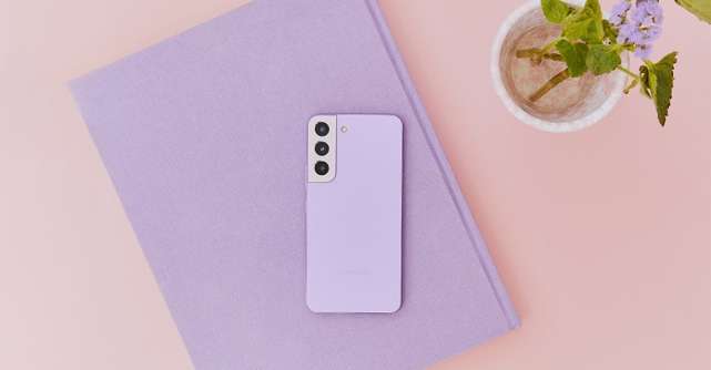 Bora Purple - o nouă culoare disponibilă pentru telefoanele Samsung Galaxy S22