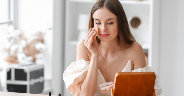 Trendurile de beauty pentru sezonul toamnă-iarnă 2024. Cu ce machiaj facem furori?