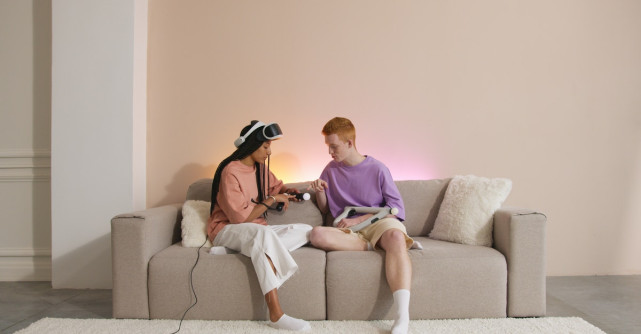 Cum să porți un tricou? 7 idei de ținute în tendințe