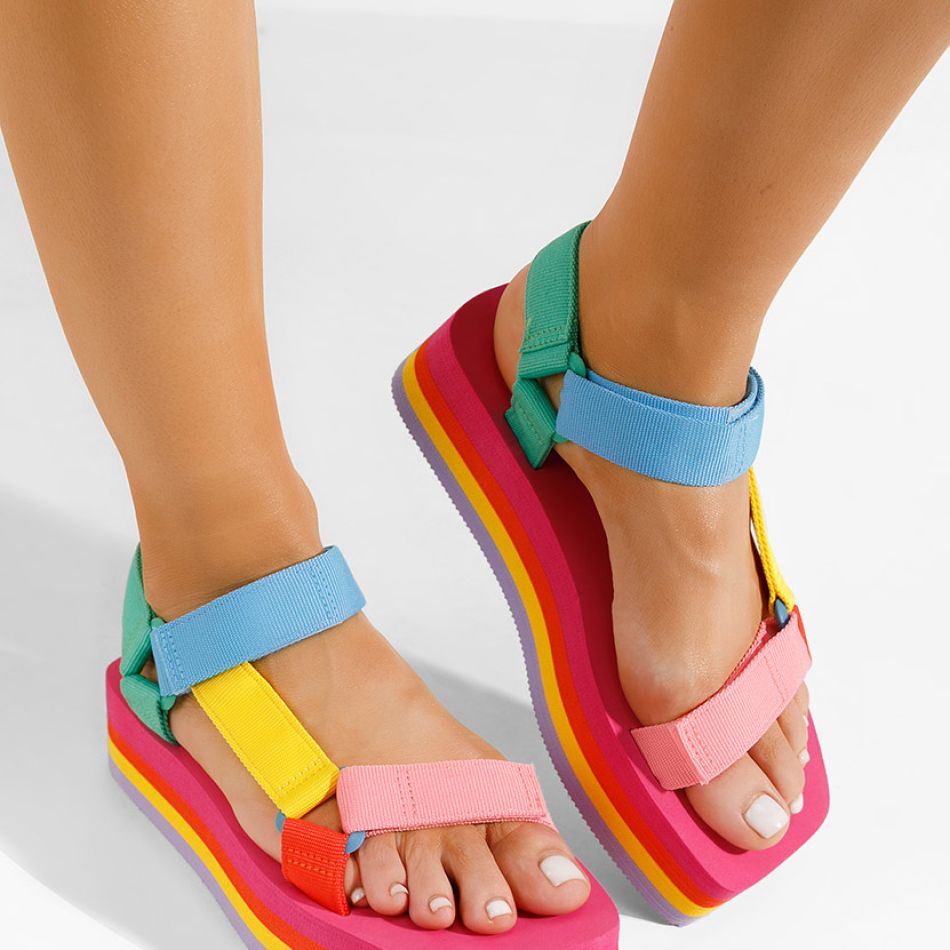 20 de perechi de sandale, sub 200 de lei, pentru un look estival de impact