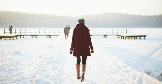 1 palton - 3 tinute diferite