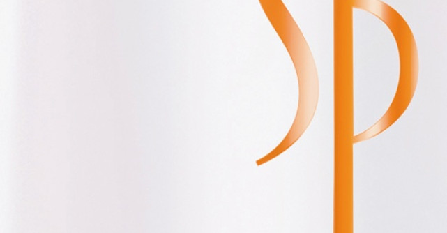 Foloseste After Sun Fluid pentru a-ti hidrata pielea  