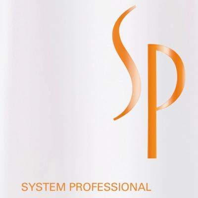 Foloseste After Sun Fluid pentru a-ti hidrata pielea  