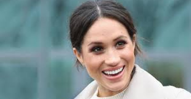 Meghan Markle, apariție strălucitoare la Paris Fashion Week. Motivul pentru care a revenit în lumina refletoarelor 