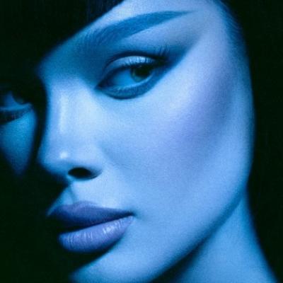 Misha Miller a împlinit 30 de ani și a sărbătorit la Palatul Ghica.  Artista lansează prima parte a albumul 13:13