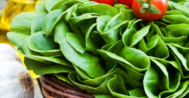 Util: Cum sa faci dressinguri de salate 