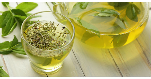 Tratamente naturiste: Cele mai bune ceaiuri in curele de detoxifiere