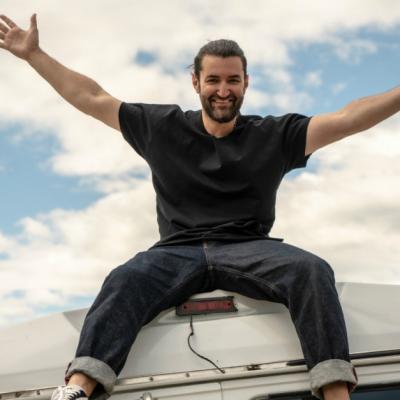 Smiley isi canta convingerea ca Va fi bine in noua sa piesa, compusa in perioada de izolare si distantare sociala 