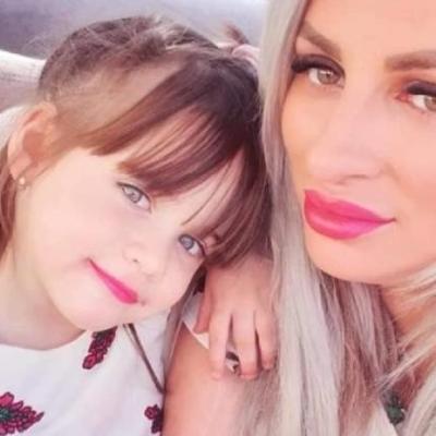 Sânziana Buruiană încă o alăptează pe fiica ei în vârstă de șase ani!: 