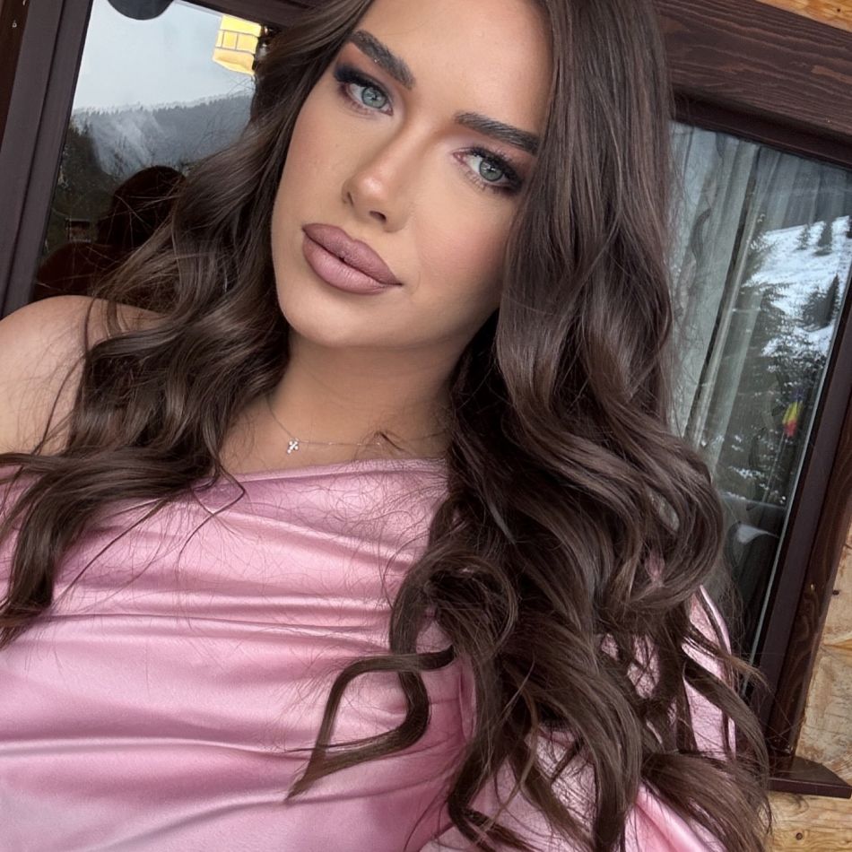 Iustina Loghin, siluetă de invidiat la doar patru luni după naștere! Imagini spectaculoase din vacanța exotică din Filipine