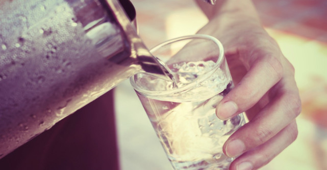 Simptome care arată că nu bei suficientă apă