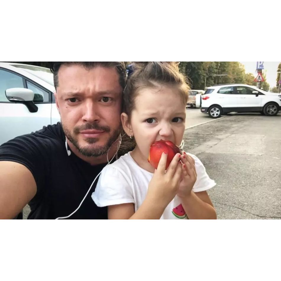 Victor Slav a plecat în vacanță cu Sofia și iubita lui, în Bulgaria. Bianca Dragușanu este în Mykonos cu Gabi Bădălău