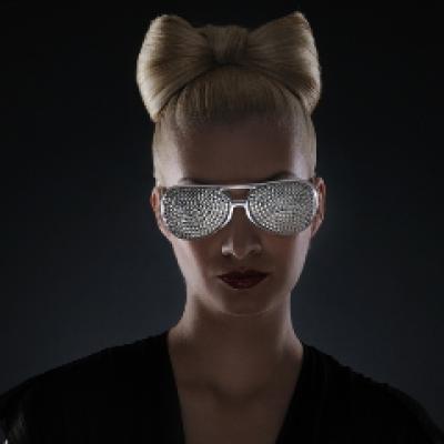 Practic: Coafura cu fundita din par