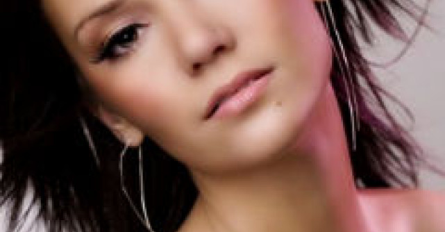 Practic: Machiaj inspirat de Victoria Beckham