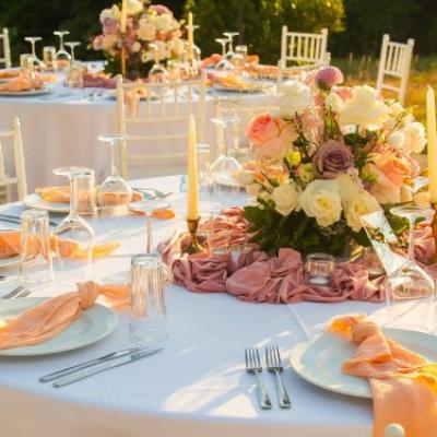 Cele 5 culori spectaculoase care vor domina nunțile din 2026