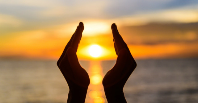 15 Afirmatii puternice pe care ar trebui sa ni le spunem in fiecare dimineata a acestui an