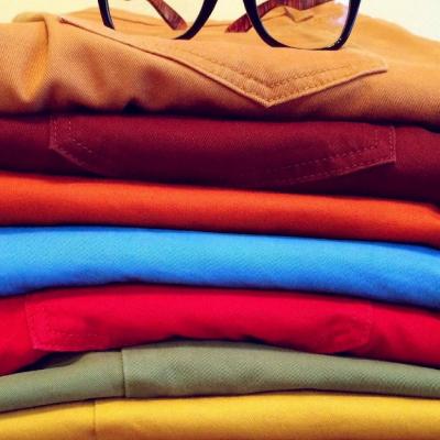 Pantaloni in culori pastelate