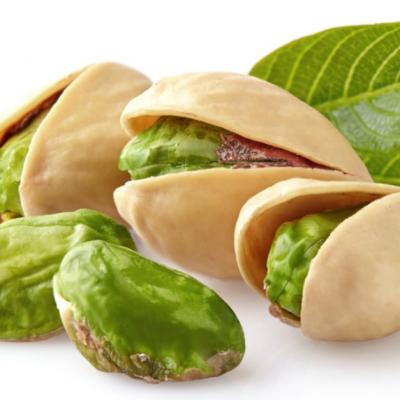 4 fructe in coaja lemnoasa care fac minuni pentru tenul tau