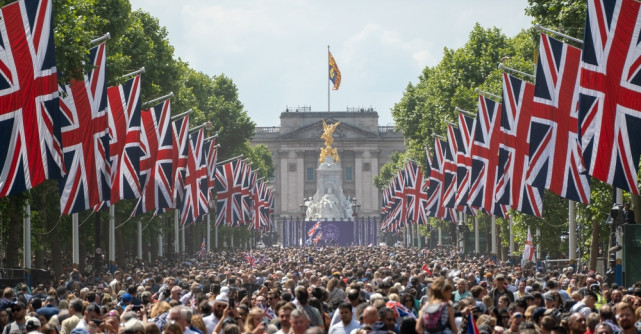 Cum arată invitația pentru încoronarea regelui Charles? Marele eveniment de apropie cu pași repezi!