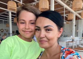 Andreea Mantea, emoții în prima zi de școală a lui David. Fiul ei a intrat în clasa a 3-a și se pregătește pentru multe meserii