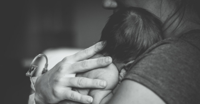  Scrisoarea unei mame: Uneori plang pentru tine, micuta mea