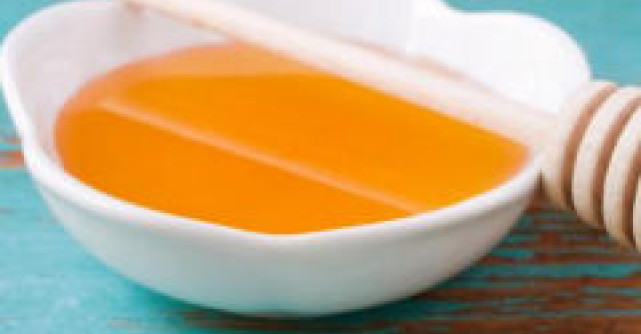 Terapia din stup: veninul de albina 