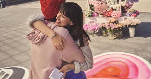 CREEAZĂ NOI ÎN LUNA IUBIRII ȘI CELEBREAZĂ-LE CU NOUA COLECȚIE PANDORA